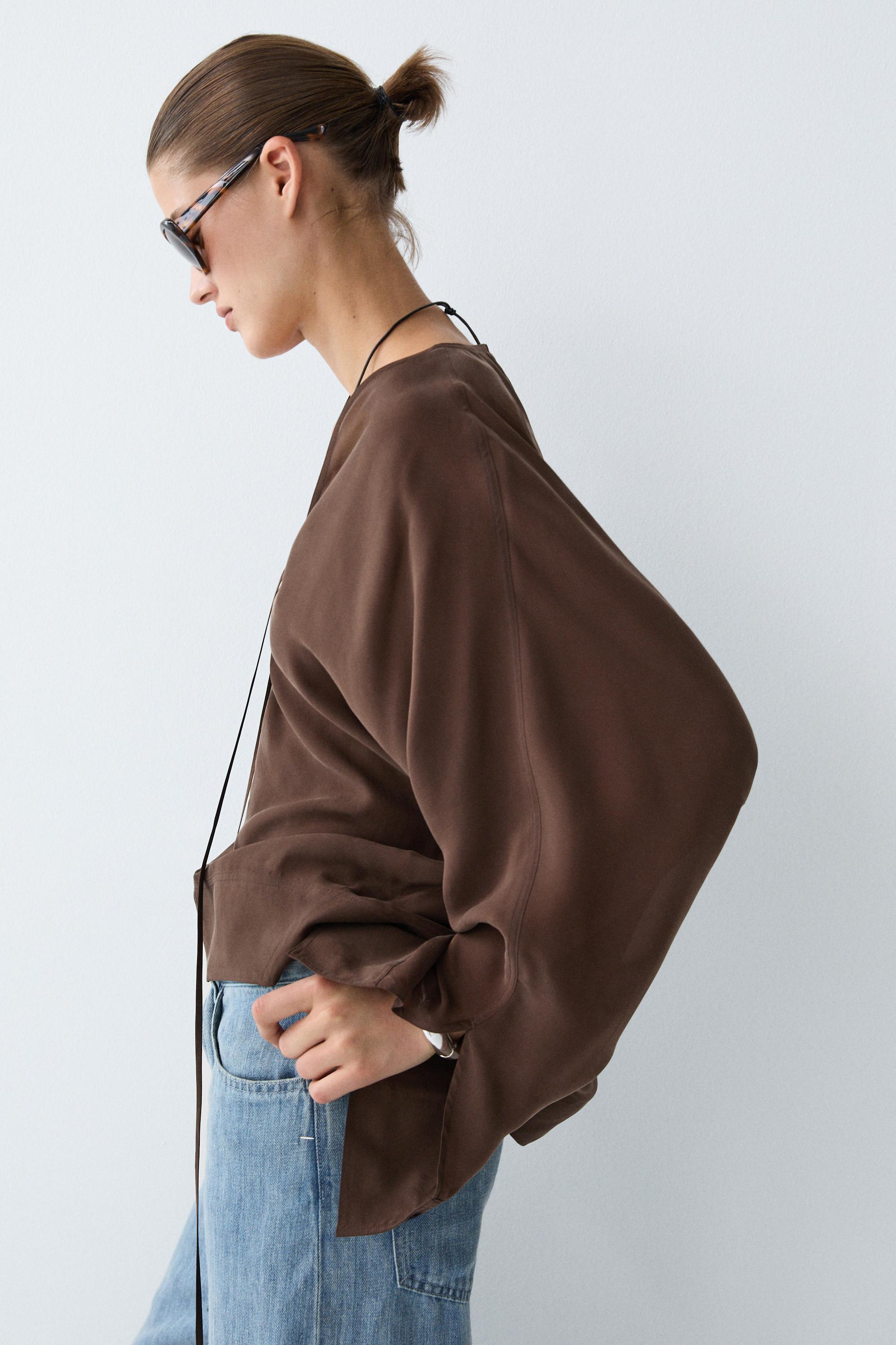 Blouse fluide col en V à nouer